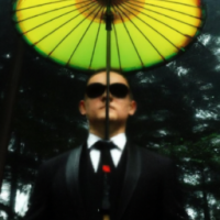  I would like the AI to generate an image of a futuristic robot with an aesthetic similar to that of the robots from Star Wars. I want it to have energy beams in its arms, detailed armor, and an intimidating appearance. I would like the robot to be in a cyberpunk city with a dark and dangerous atmosphere. The predominant colors should be red, white, and black, and there should be neon signs and cables hanging everywhere. The image should convey a sense of tension and danger, but also of excitement and adventure.